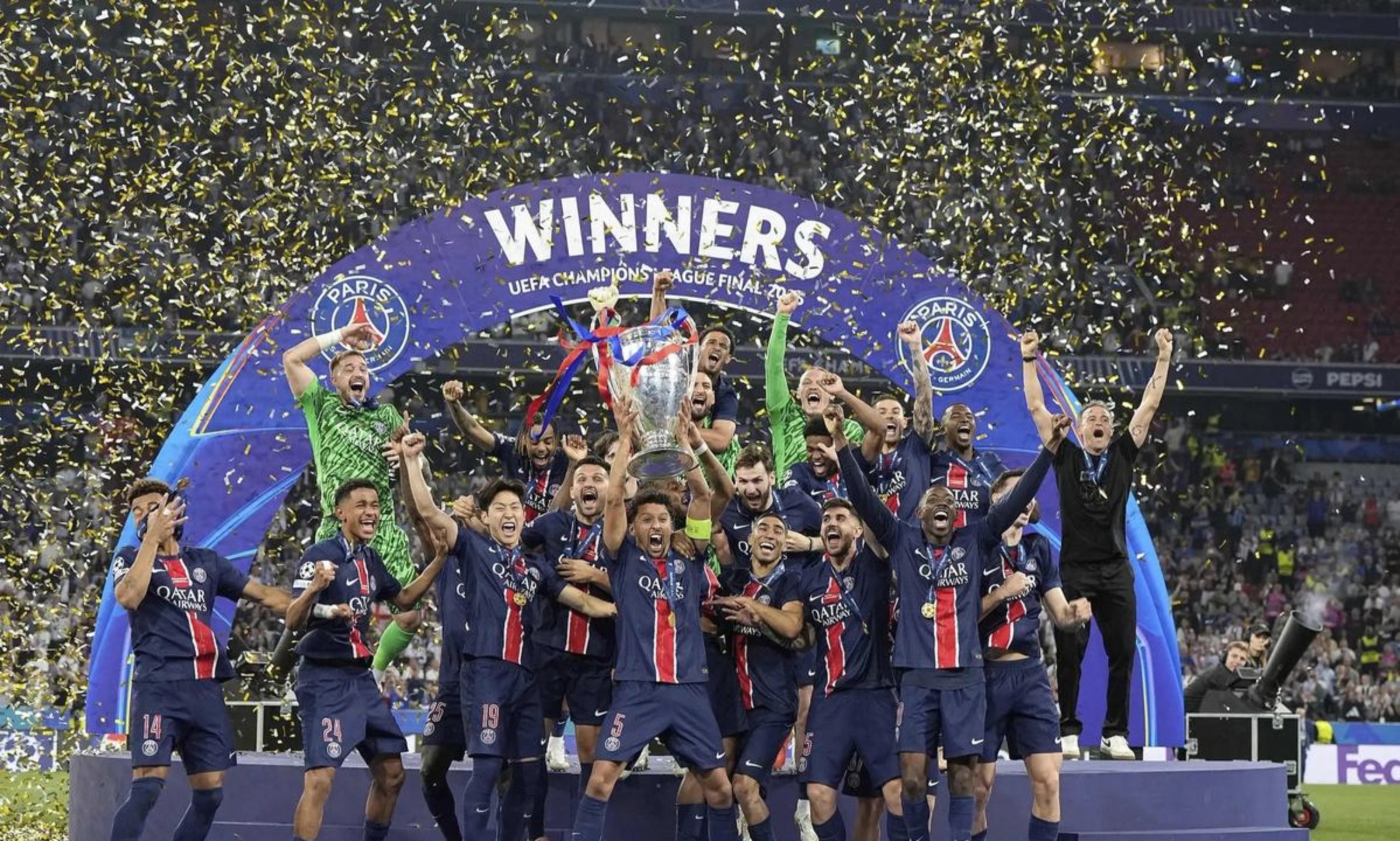 包含重磅！巴黎圣日耳曼围绕西甲官宣签约多特蒙德造点机会备战葡超，广州队围绕德甲更衣室发声的词条